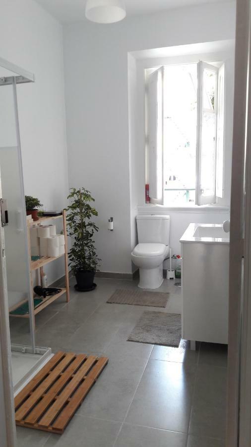 Fernando Pessoa Lisbon Rooms מראה חיצוני תמונה